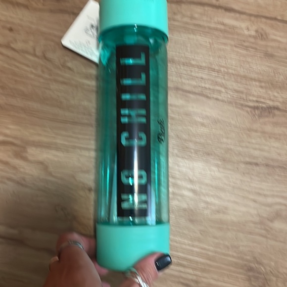 COPY - 2 new VSPink water bottles with tags never used one came with VSPink sun… - Picture 3 of 7